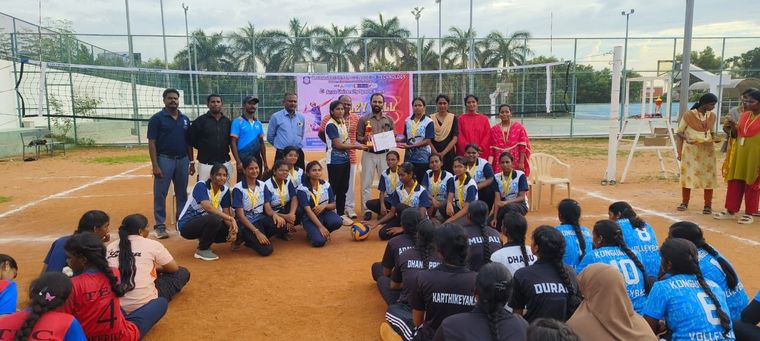 Volleyball prize-giving on the KRCT court